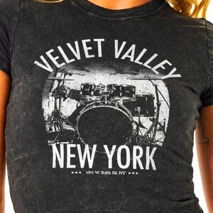 Hollister Graphic Tee